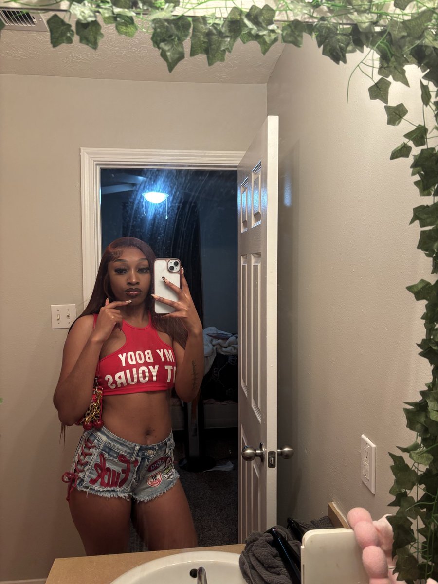 iamtyvia's tweet photo. Updating the media https://t.co/lWwENmzDFl