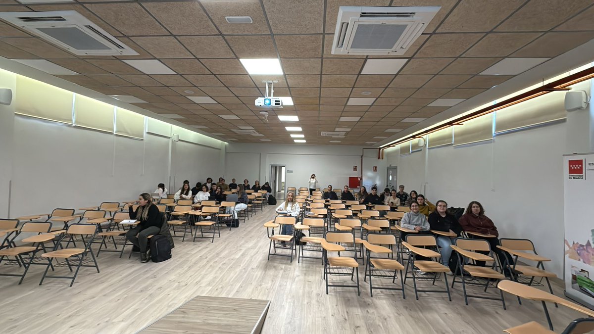 aetel_es's tweet image. Alumnos en turno de mañana y tarde del 𝐈𝐄𝐒 𝐌𝐨𝐫𝐚𝐭𝐚𝐥𝐚𝐳 , en Madrid.
Laboratorio Clínico y Anatomía Patológica.
#aeteltuasociacion 
#TSS
#laboratorioclinico
#anatomiapatologica