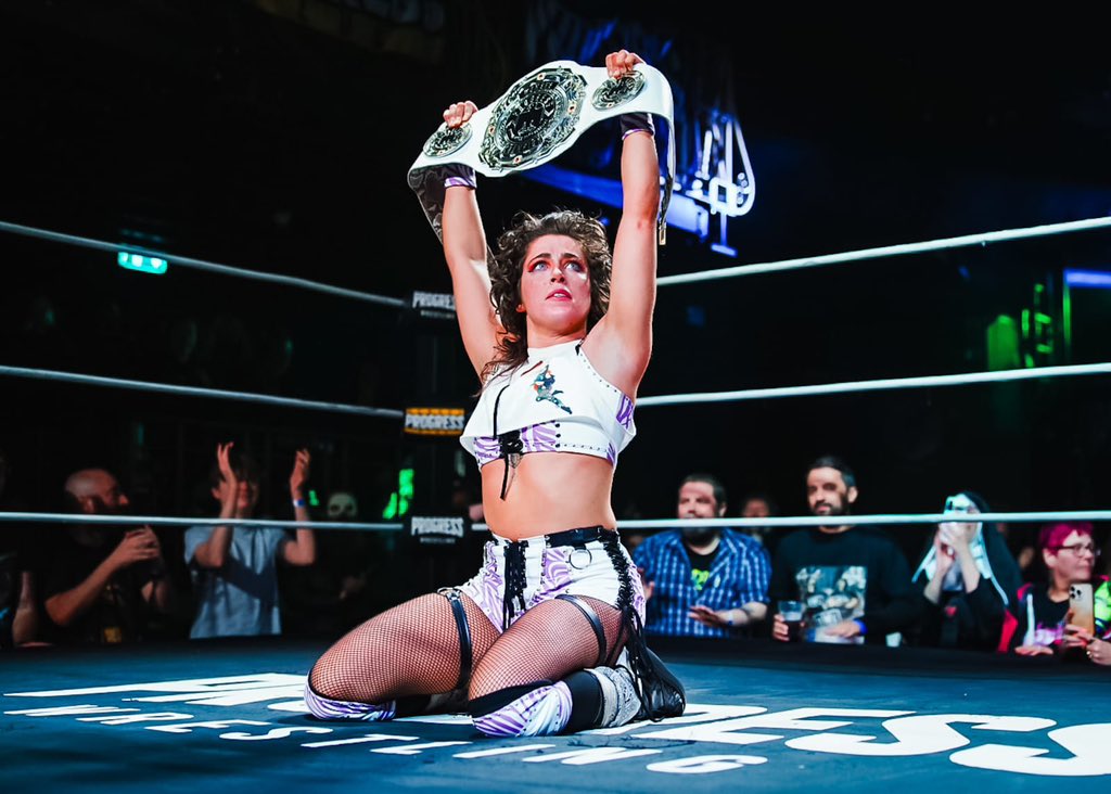 MondeDuCatch's tweet image. @ThisIs_Progress #JumpInTheLine 

Elle la fait 😮

@RayneLeverkusen a battu @rhio_wrestler et devient la nouvelle championne de la @ThisIs_Progress. ✌️

#PROGRESSWrestling #prowrestling