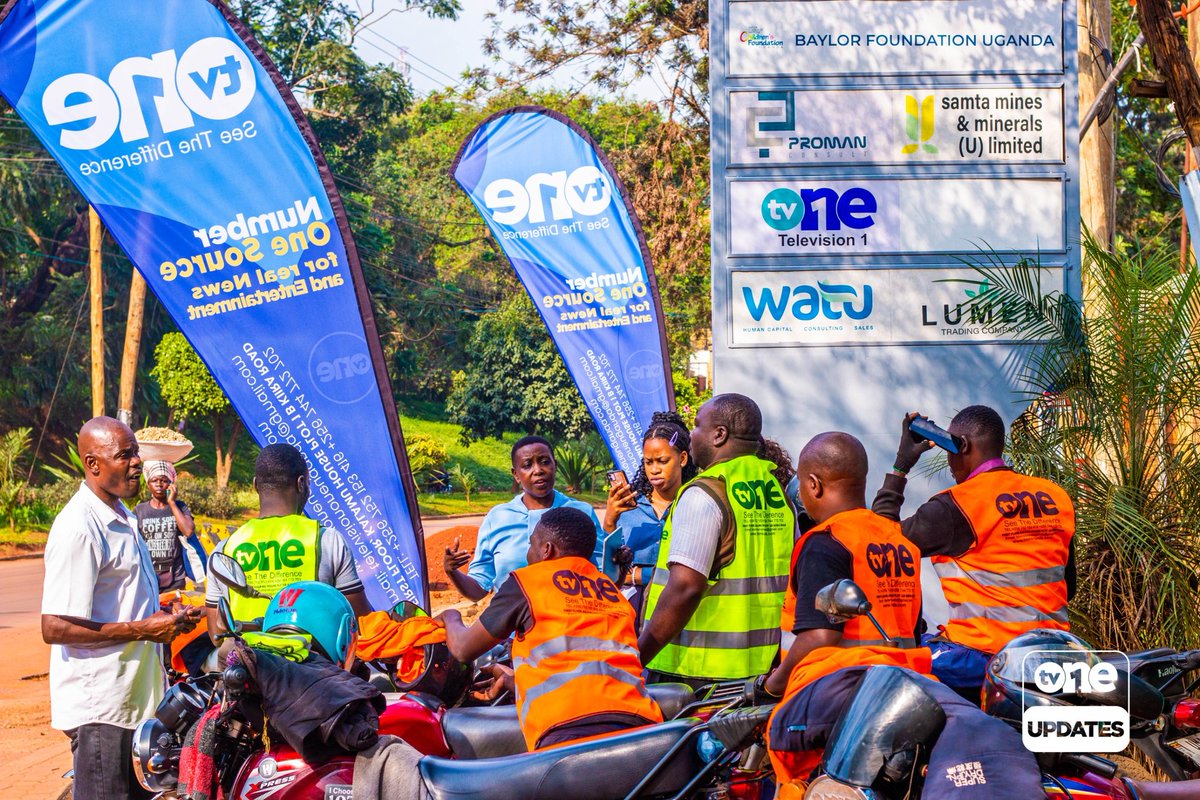 Tv1uganda's tweet image. Straight from the streets to the screens! 🛵
Boda riders at Kalamu House choose TV1 as their trusted brand for real news and entertainment.

#TV1Updates #SeeTheDifference