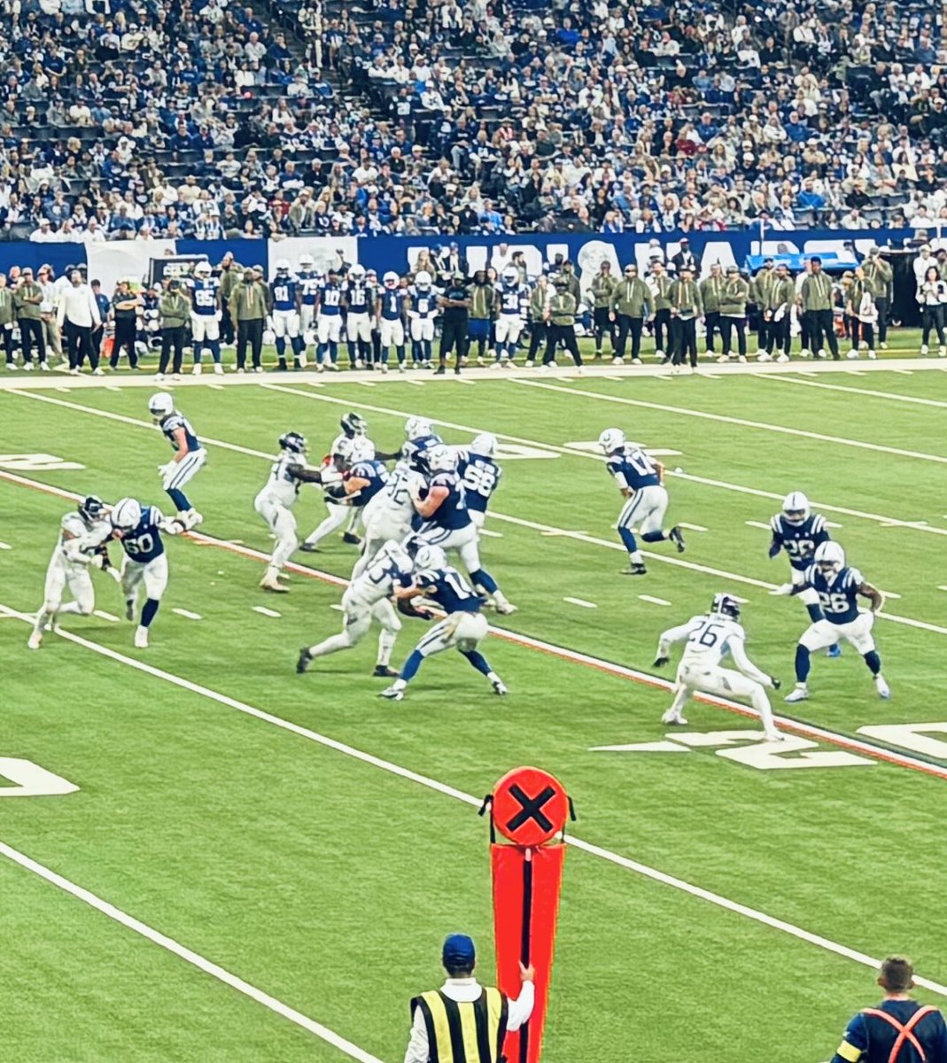 bilgema's tweet image. JT working the end-around as he scampers for TD no. 3 vs Titans. Blocking is outstanding; helmet on helmet. @Colts are currently the best TEAM in the @NFL and it's not even close. #LetsGoColts #TheShoe #Colts #Indy 🏈