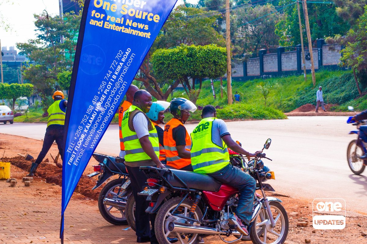 Tv1uganda's tweet image. Straight from the streets to the screens! 🛵
Boda riders at Kalamu House choose TV1 as their trusted brand for real news and entertainment.

#TV1Updates #SeeTheDifference
