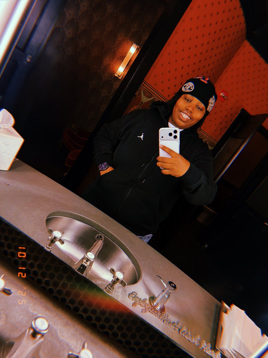 You glow differently once you focus more on your happiness, your peace &amp; your own personal growth..📸🔥