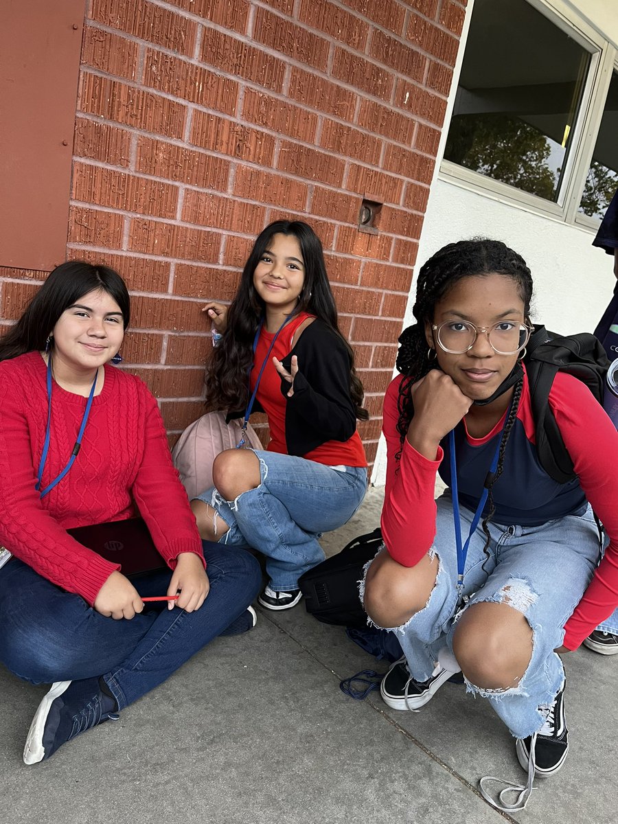 tetzlaff12351's tweet image. Red Ribbon!!🎀 #ABCUSD