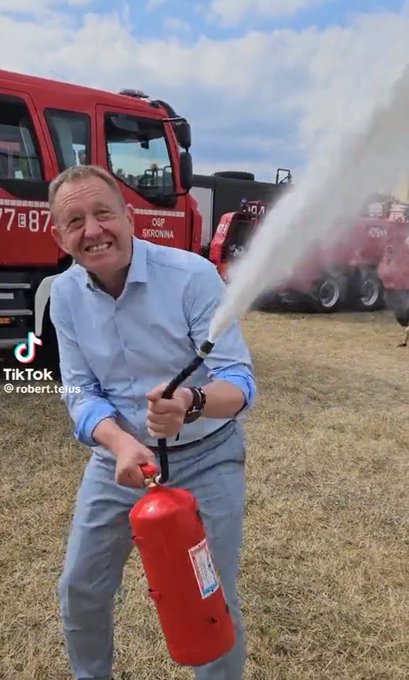 G4RlfTYXYAAceQQ?format=jpg&name=small