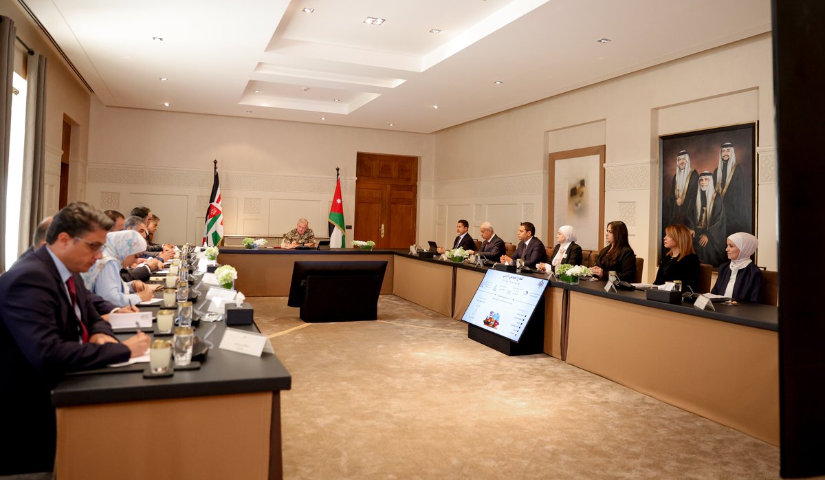 لبحث سبل تعزيز دور قطاع الصناعة في النمو الاقتصادي، اجتمع جلالة الملك عبدالله الثاني بمسؤولين وممثلين عن قطاع الصناعة، ودعا جلالته إلى فتح أسواق جديدة أمام الصناعات الأردنية
#الأردن