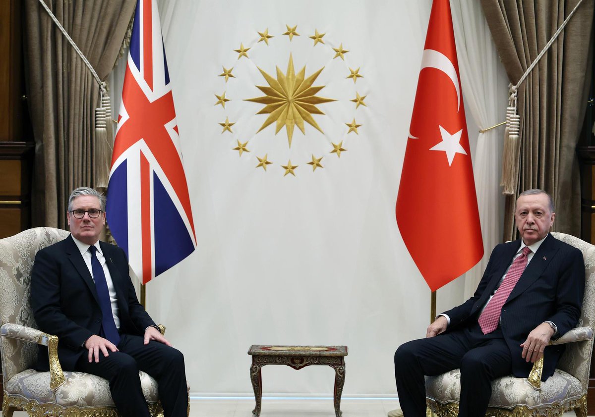 Cumhurbaşkanımız Sayın Recep Tayyip Erdoğan, İngiltere Başbakanı Keir Starmer ile baş başa görüştü.