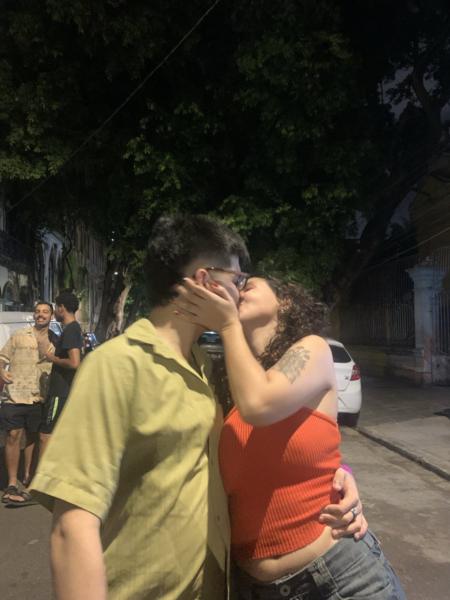 celispector's tweet photo. eu quando lembro que sou uma jovem de 20 anos https://t.co/Fi8R2S8opu
