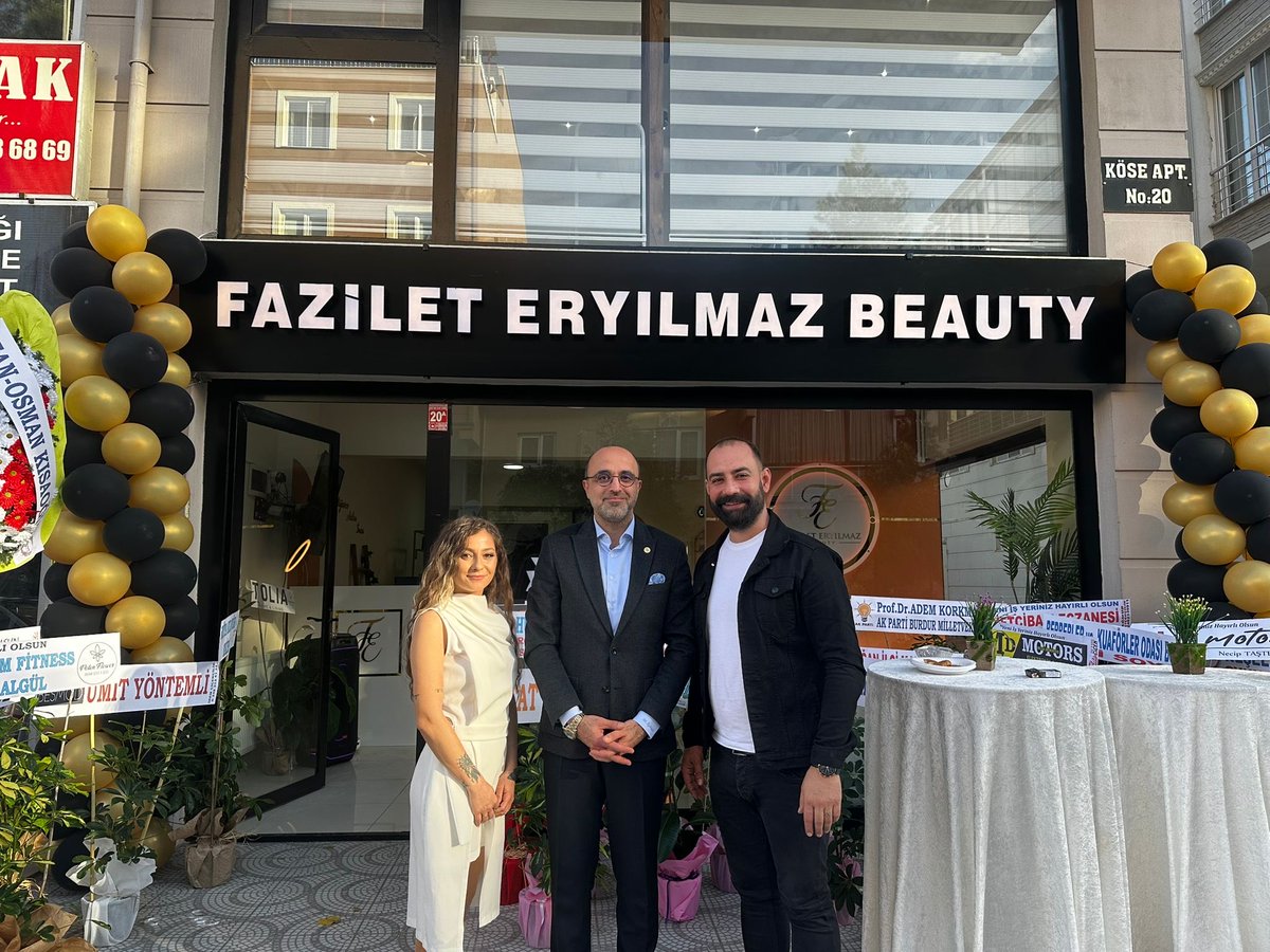 📍Burdur

Şehrimize güzellik katacak Fazilet Eryılmaz Beauty işletmesinin sahibi Fazilet Eryılmaz’a hayırlı olsun ziyaretinde bulunduk.
Yeni işletmesinin kendisine ve Burdur’umuza hayırlı olmasını diliyor, bol kazançlar temenni ediyoruz. 💐✨