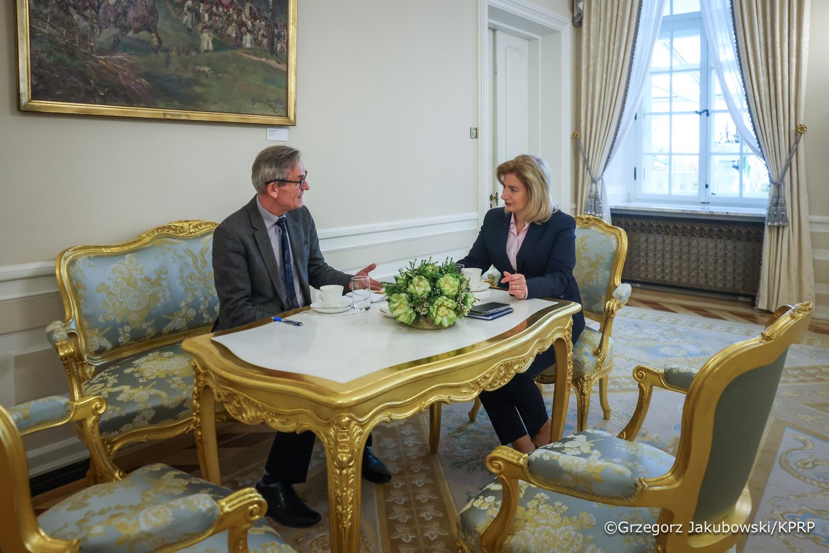 ajedrzak's tweet photo. Bardzo rzeczowe i konstruktywne spotkanie z Ministrem Pełnomocnym-Konsulem Generalnym RP na Litwie Dariuszem Wiśniewskim, poświęcone ważnym dla tamtejszych Polaków kwestiom, w tym sprawom edukacyjnym i misji Polskiej Macierzy Szkolnej. https://t.co/fIpyXODqKu