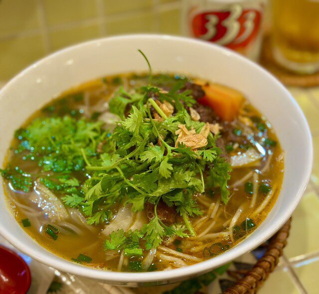 今年は冬が早く訪れて、あまり秋を感じられないですがたくさんの観光客がご来店いだいて大変嬉しく思います‼️バインミーよりもフォーやブンティットヌンを頼むお客さんが増えています😸毎日お客さんがたくさんご来店されるのを楽しみにお待ちしております💕