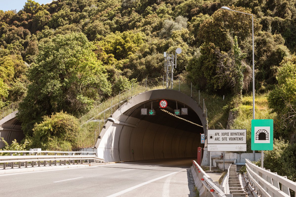 💡 Ασφαλής οδήγηση σε σήραγγες🚗:
Σε περίπτωση συμφόρησης:
🔷 Ανάψτε alarm
🔷Τηρείτε απoστάσεις
🔷 Σβήστε τον κινητήρα εάν βρίσκεστε σε στάση για πάνω από 1 λεπτό.
🔷 Ακολουθήστε τις οδηγίες των αρμόδιων &amp; των πινακίδων εταβλητών μηνυμάτων. 

#OlympiaOdos #RoadSafety #Tunnels