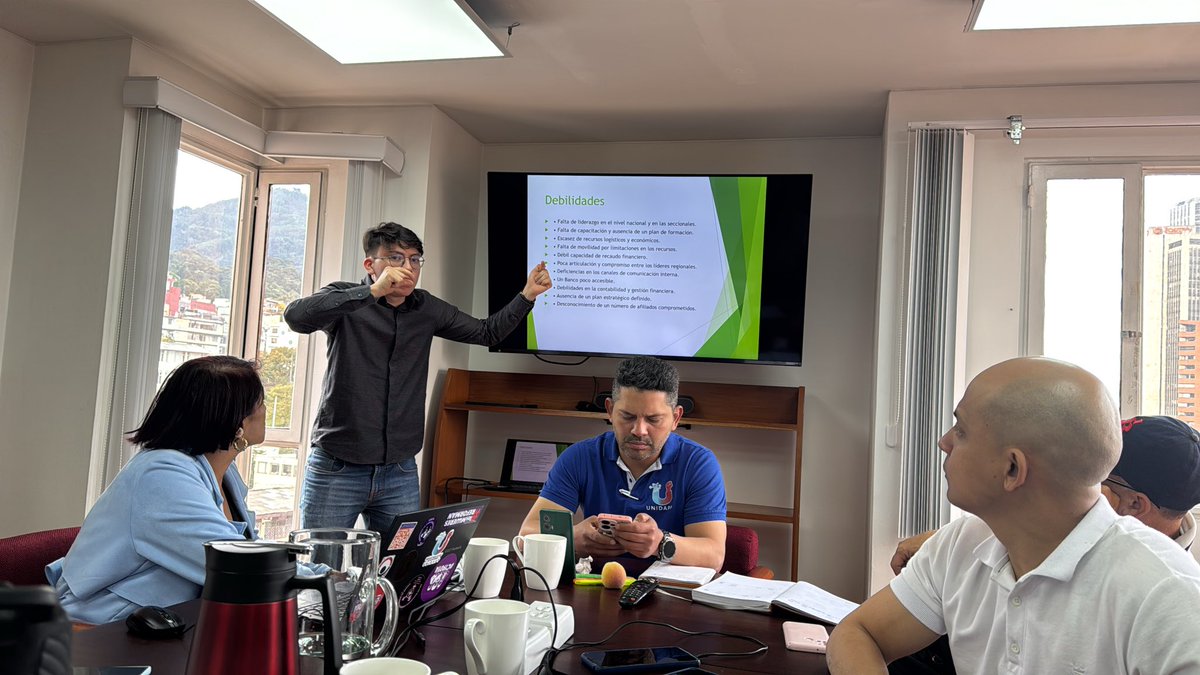 <a href="/cutcolombia/">Central Unitaria de Trabajadores</a> <a href="/CUTBTACMARCA/">CUT Bogotá C/marca</a> <a href="/juventudcut/">Juventud CUT</a> <a href="/AtlanticoCut/">Cut Atlántico</a> <a href="/CutAntioquia/">CUT Antioquia</a> <a href="/cutbolivar/">GIL ALBERTO FALCON P</a> <a href="/sintragrosavia/">Sindicato Nacional de trabajadores de Agrosavia</a> <a href="/sintraminerales/">Sintraminerales - filial Fenaltrase/CUT</a> <a href="/SindicatoETB/">Sintrateléfonos ETB</a> 
Del 27 a 30/ Oct UNIDAPP y Junta Nal en Bogotá construyendo PLAN ESTRATÉGICO con miras 2026 fortaleciendo formas organizativas con trabaj de Plataformas