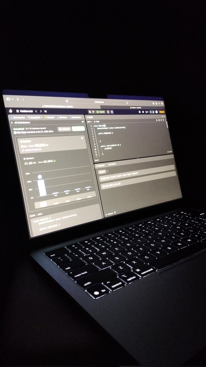 RiyaTyagi155121's tweet image. This lovely screen of leetcode 😅
#LeetCode
