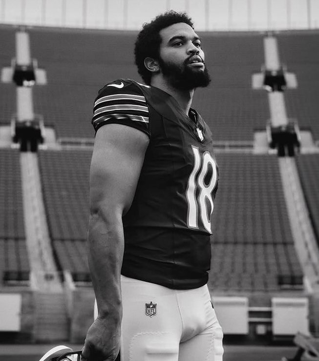 Illinois2Natty's tweet image. Riding with 18 til the wheels fall off #CalebWilliams #DaBears