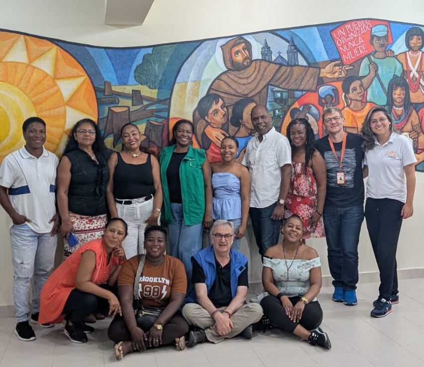 El 23 y 24 de octubre en Quibdó, mantuvimos un encuentro con la Fundación Lunas Verdes donde intercambiamos informaciones sobre temáticas como contexto, uso de protocolos, riesgos e incidentes de seguridad de lideres y lideresas sociales. ¡Agradecemos la participación de todxs!