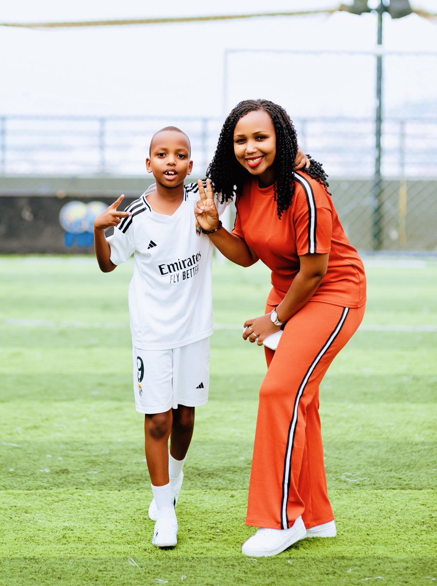 Umuntu waraye yishimye cyane mu Rwanda🤍

Ati Maman, iki ni cyo kintu kinshimishije cyane muri uku kwezi navutsemo🥰

#HalaMadrid 🙌🏾