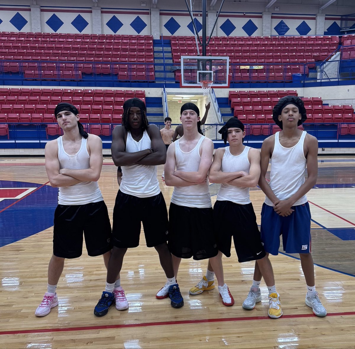 midway_hoops's tweet image. After a strong first day of Panther Games, it’s anybody’s competition to win! 💪

🏆 Team Milk the Cow leads the way with 7 points.
💜 Purple Aura, Obliterators, and The Ohio Sigmas are right behind with 6.
😎 Cool Dudes are still in the hunt with 5!