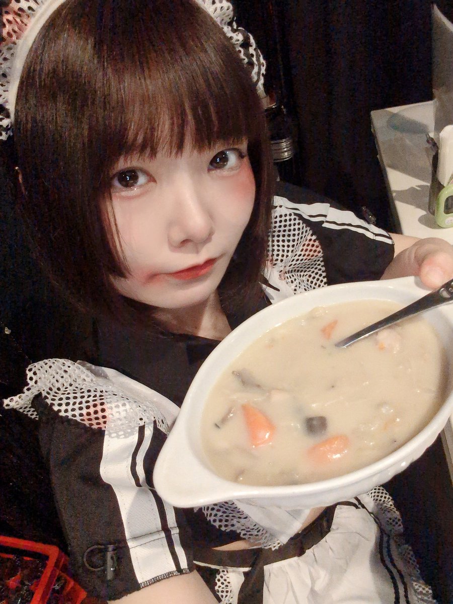 ろぐあうとしてます！
会いに来てくれたりドリンクフードチェキもありがとう🐜
昨日に引き続きシチュー食べてくれてありがとうです🙂‍↕️‼️
張り切りすぎて余ったので明日出して貰えるように伝えてます！サラダつかないので1200えん
ライブ後にぜひ🙂‍↕️🙂‍↕️

次回＜( ΦωΦ )／は10日です❕