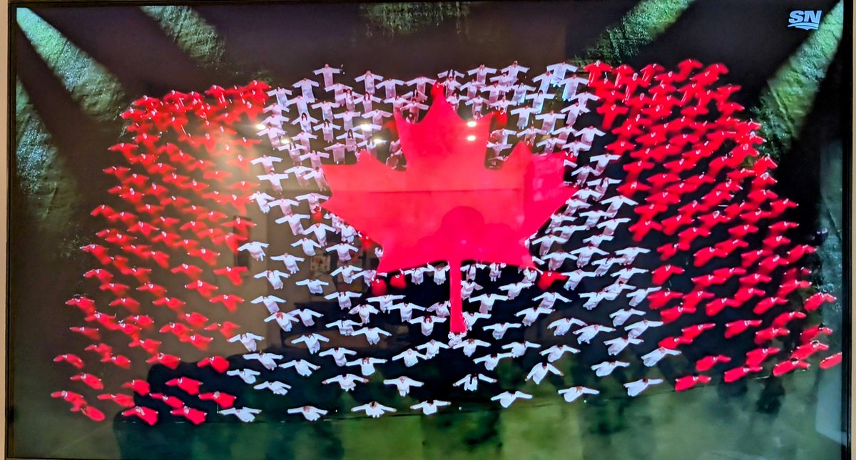 After posting about being grateful to live in Canada there were so many comments from others saying Canada should separate and become the 51st state, like WTF 🤯 
 
If you believe that or this flag offends you then POUND SAND AND LEAVE .... 🇨🇦