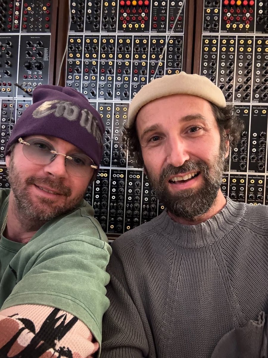 1001TLtv's tweet image. Oh my!