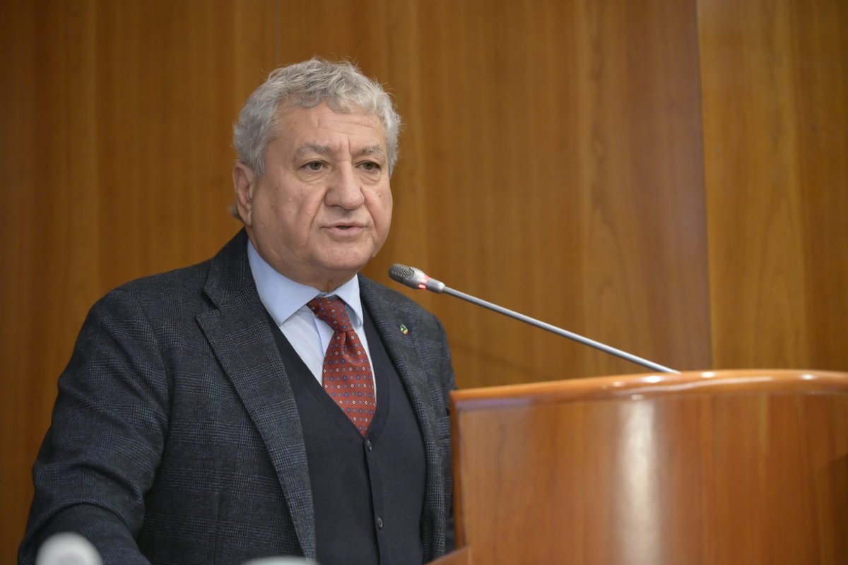 🟢🟢🟢 <a href="/cosentinogianca/">Giancarlo Cosentino</a>  al Consiglio generale Usr <a href="/Cisl_Lazio/">Cisl Lazio</a>: “Dalla #partecipazione ai #contratti, andare controvento per ottenere risultati: è questo il segno della nostra identità”

#ilmiolavorovale