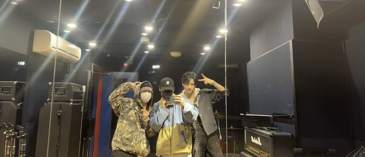 We are RAP TEAM！！
明日はこのTEAMで勝利貰いにいきます！！
この日のリハは3人だったので、
明日は絶対4人で撮る📸