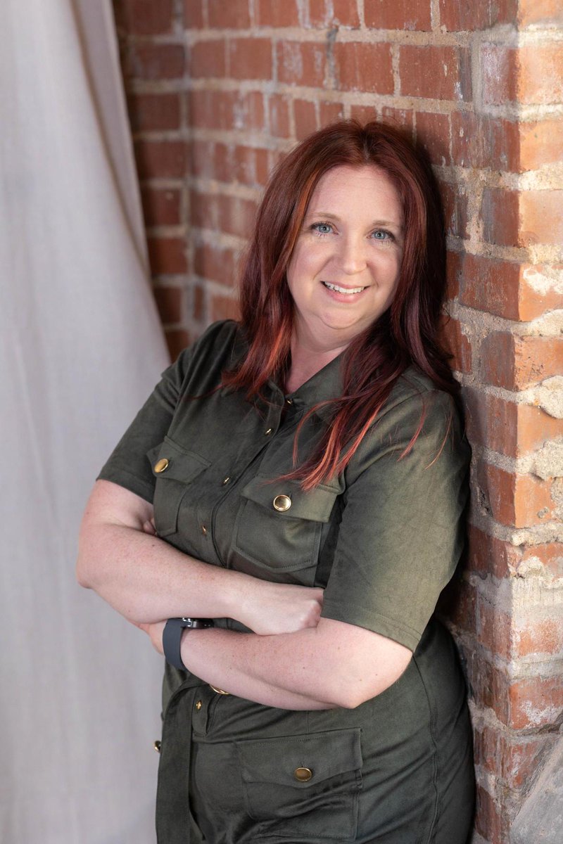 EasyTimeClock's tweet image. Our fearless leader, Alisha Allen Gardner, keeps the Easy Time Clock world turning! 💙
She had a great time working on a photoshoot for a colleague’s website - captured perfectly by Oakes Creative House!

#Leadership #WomenInBusiness #EasyTimeClock