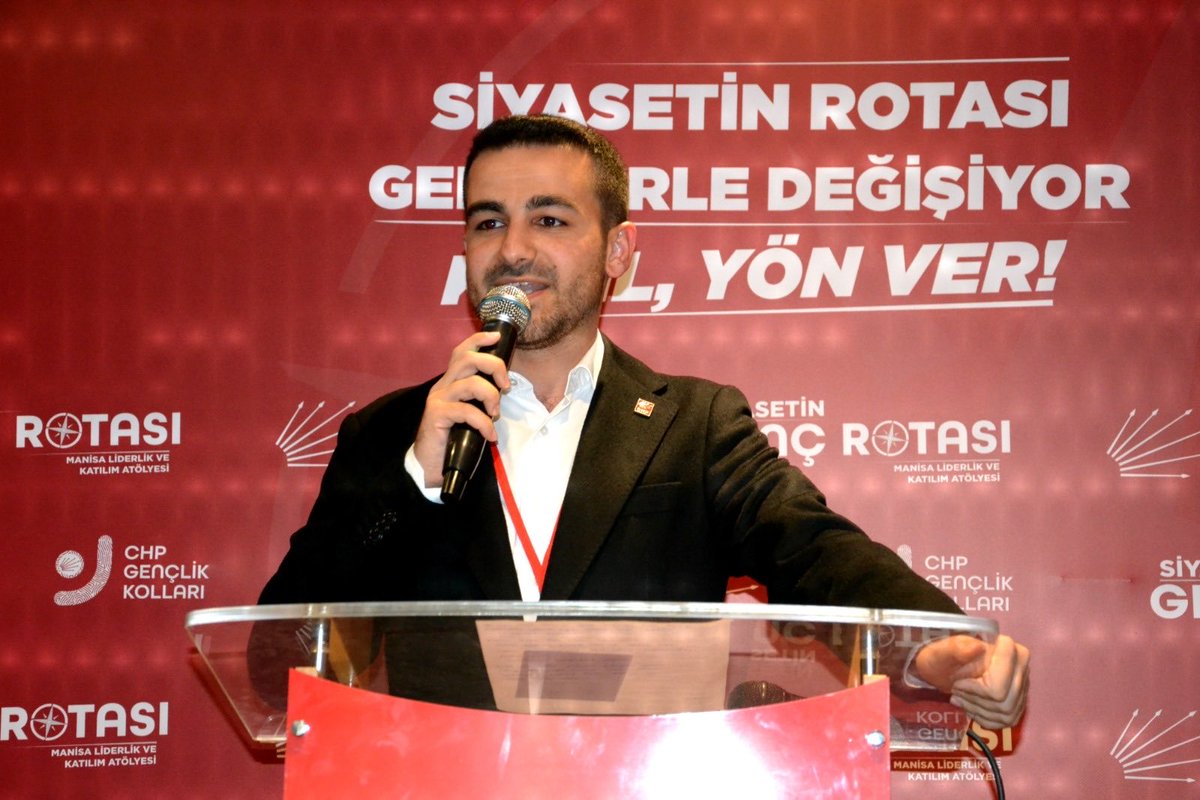 armaganozmetin's tweet photo. Manisa’da, CHP Gençlik Kolları olarak “Siyasetin Genç Rotası” etkinliğinde bir aradaydık.
Manisa Gençlik Örgütümüz ile özveriyle hazırladığımız bu buluşmada, genç arkadaşlarımızla siyaseti, güncel konuları, sorunları ve çözümleri konuştuk.

Sorunlarımızı birlikte tartıştık, çözüm önerilerimizi birlikte ürettik. Çünkü biz siyasetin rotasını gençliğin çizeceğine inanıyoruz!

Emeği geçen tüm Manisa örgütümüze, eğitmenlerimize ve katılan tüm genç arkadaşlarımıza yürekten teşekkür ediyorum.
Daha demokratik, daha katılımcı ve daha genç bir Türkiye için Siyasetin Rotasını birlikte çizeceğiz.

@cm_aydin @chpgenclikgm