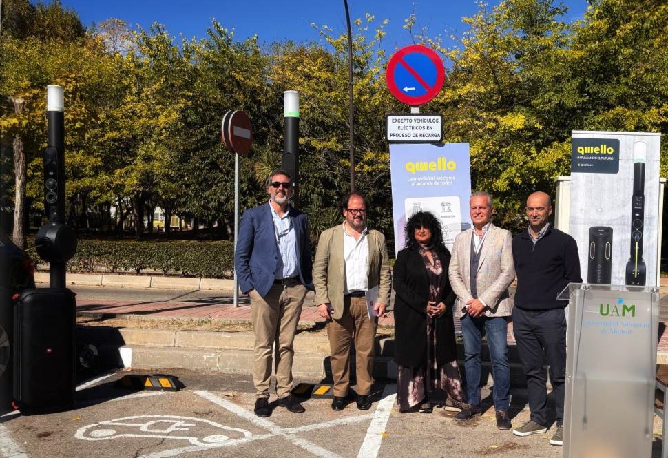 UAM_Madrid's tweet photo. ⚡🚗 La #UAM, primera universidad española con una red masiva de recarga de coche eléctrico de última generación.

🔋 Los Campus de #Cantoblanco y de #Medicina cuentan con 40 puntos de carga de energía, según se ha conocido en la presentación de este proyecto innovador, que ha contado con la participación de la UAM y la empresa Qwello España.

 @ANAICARO72 

ℹ️ Más información: https://t.co/iDofw5qFCh