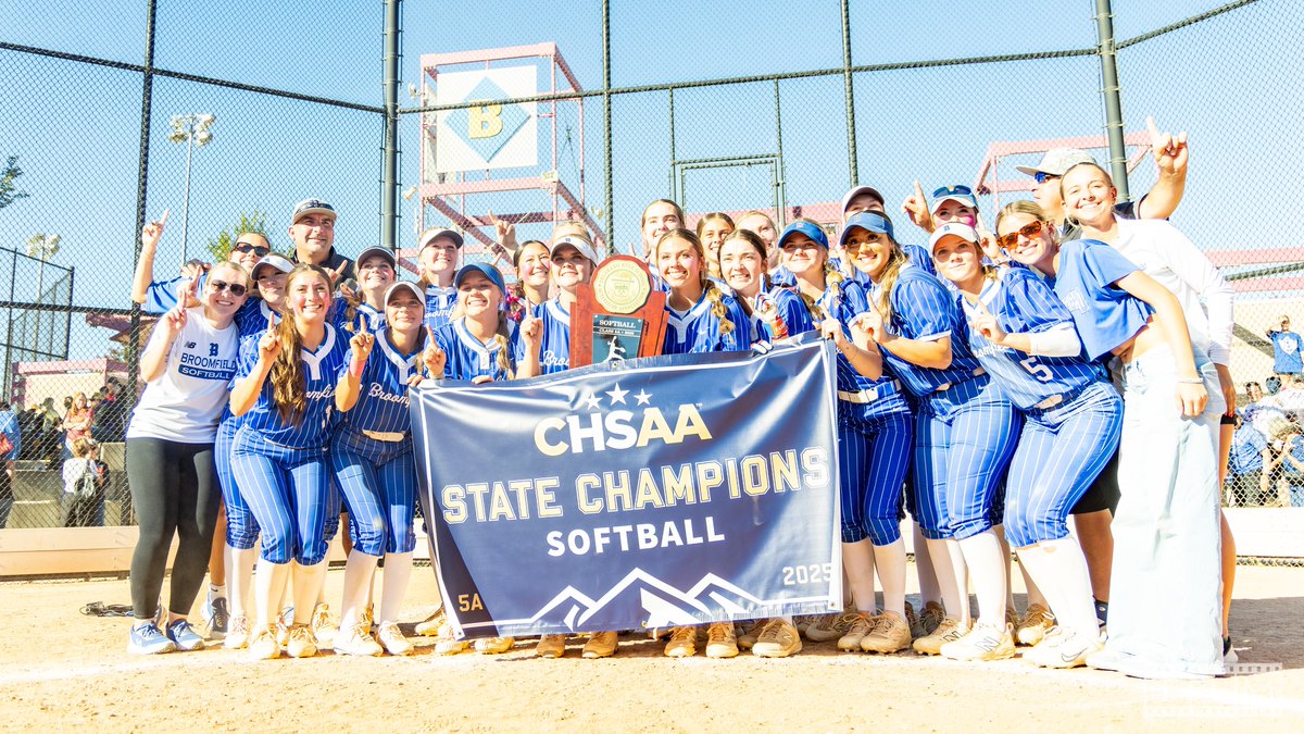 BroomfieldSBall's tweet image. No words do justice to the State Championship feels! 🦅🥎💙🥇☑️

@Eagle_Athletics
@BoCoPreps- tinyurl.com/32e6uc4p
@9NEWS - tinyurl.com/y79padew
@denverpost- tinyurl.com/bdzx8dpc
@CHSAA - tinyurl.com/yc7u8wws