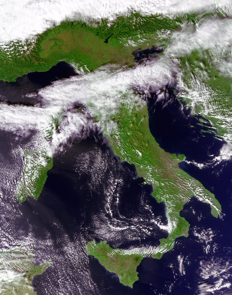 Not too much cloud free areas over Europe today. From FY3F @ 10:59 UTC - a UK/Ireland crop and from FY3H @ 12:11 - a crop of Italy. Both in false colour.