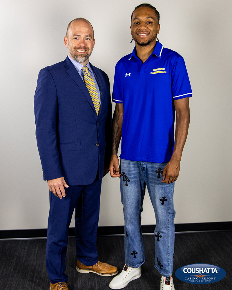 BAYOU BANDITS 🤠

Defending champion McNeese is up next on Southland Basketball Media Day with Head Coach Bill Armstrong and senior guard DJ Richards! 

⏰ 10:10 AM
🎥 southland.online/25fo68mediaday
➡️ <a href="/CoushattaResort/">Coushatta Resort</a>