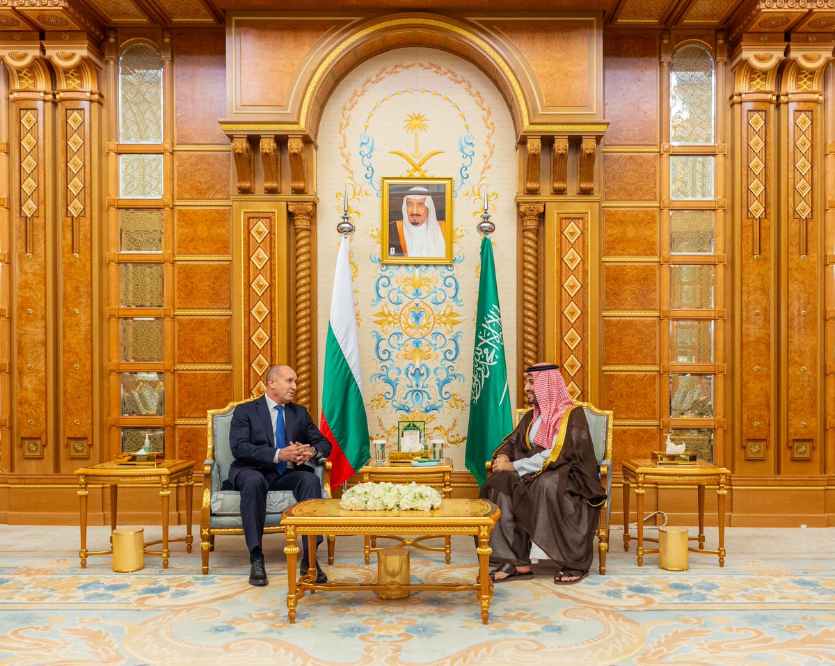 سمو سيدي #ولي_العهد يلتقي رئيس جمهورية بلغاريا وذلك على هامش انعقاد مؤتمر #مبادرة_مستقبل_الاستثمار.
#FII9