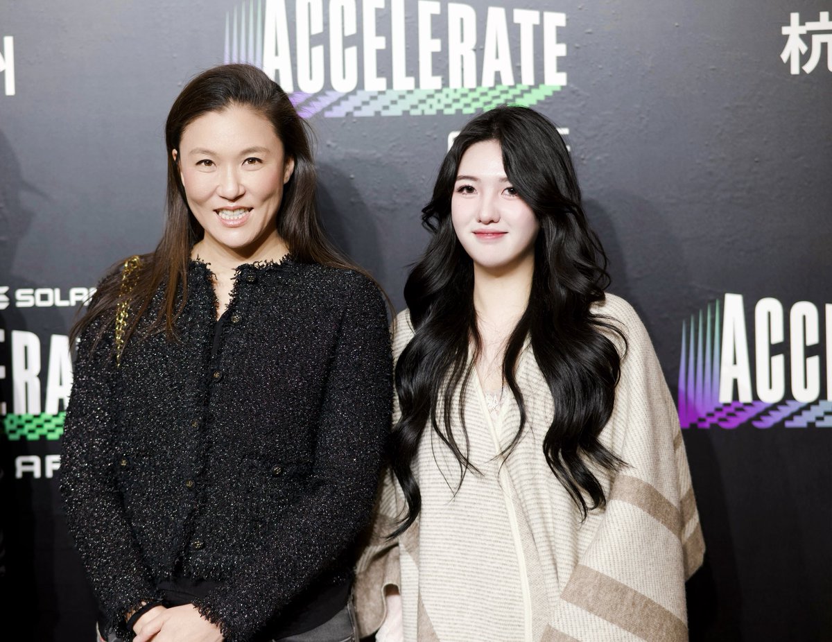 Solana Accelerate APRC ｜Hangzhou
现场见证了Solana生态最前沿的爆发力
Solana不仅仅是一条链
更是一个充满活力的全球创新共同体
The highlight！？Got a pic with Lily <a href="/calilyliu/">Lily Liu</a> , President of the Solana Foundation! <a href="/SolanaFndn/">Solana Foundation</a> 
#chihiro #SOL #Solana #SolanaAccelerate