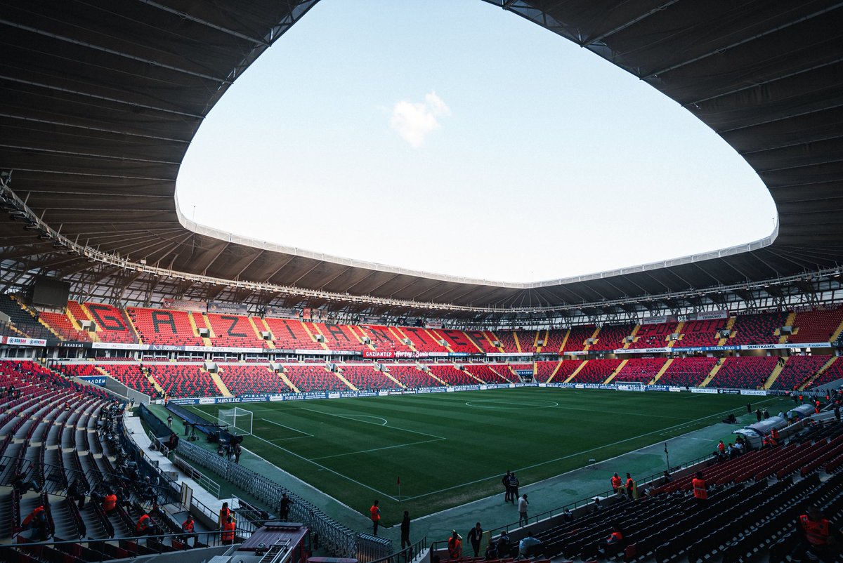Gaziantep_FR's tweet photo. ⏳ Plus que 2 heures avant le début du match ! https://t.co/RPo5R9AIjk