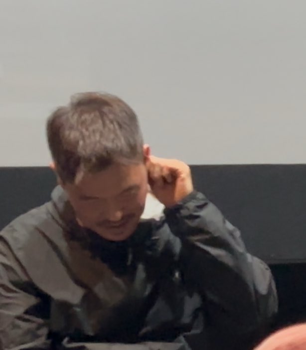 하 그리고 황슬기 감독님이 여름이 지나가면 너무 좋아서 3-4번 봣고 막 칭찬엄청하시니까  장병기 감독님 또 엄청빨개지고, 부끄러워하심