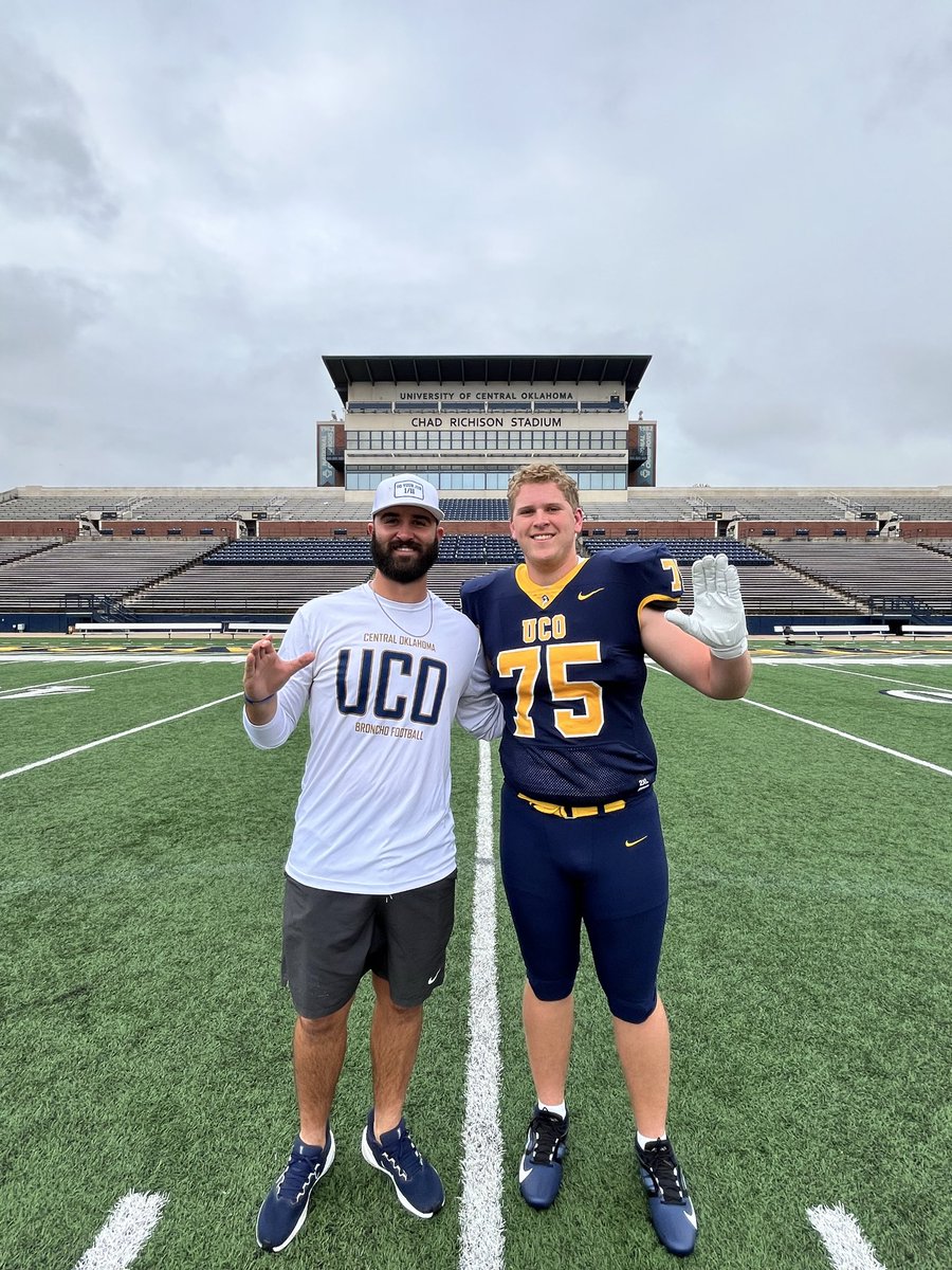 CooperUpton77's tweet image. Went home for the weekend! Had a great time on my OV to @ucobronchofb 🔵🟡

@caseykline_ @Coach_Curlee @Pbriningstool @AdamDorrel
