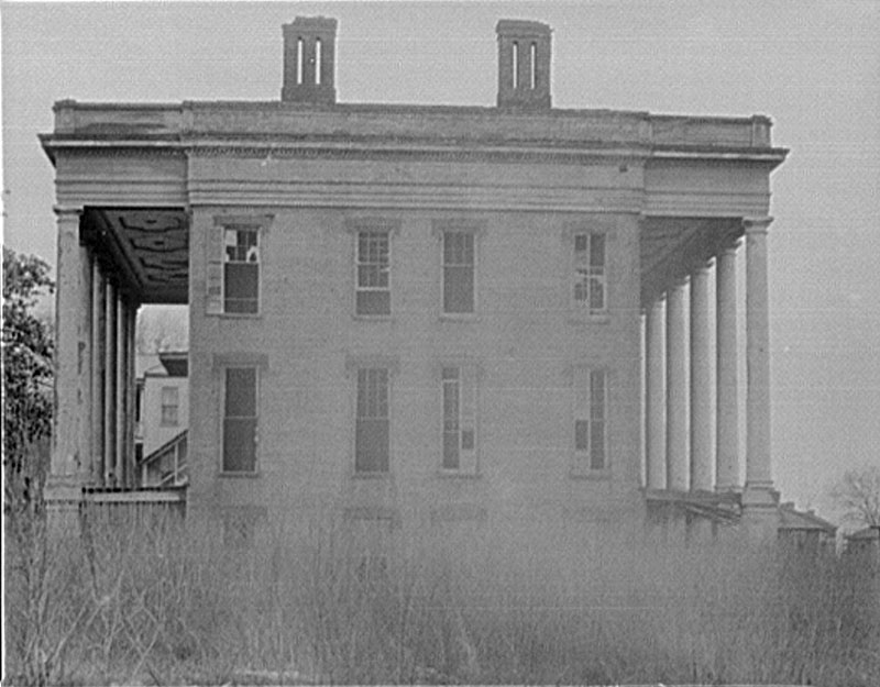 PHOTO OF THE MONTH: Walker Evans made this photograph of an abandoned plantation house outside Vicksburg, Mississippi, in 1936 - the same year that ABSALOM, ABSALOM! was published. Happy Halloween! faulkner.iath.virginia.edu/media/resource…