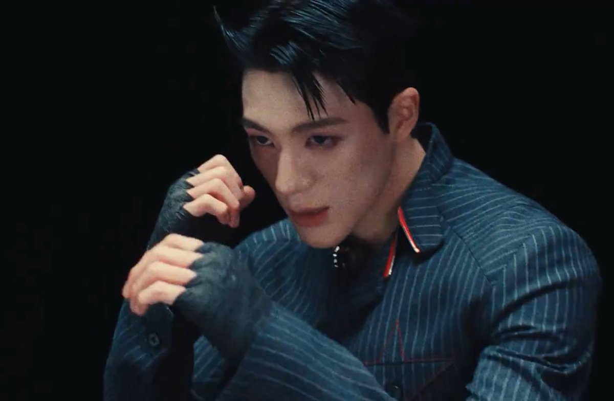 is this perhaps boxer jeno 3.0? boom ➡️ smoothie ➡️ beat it up