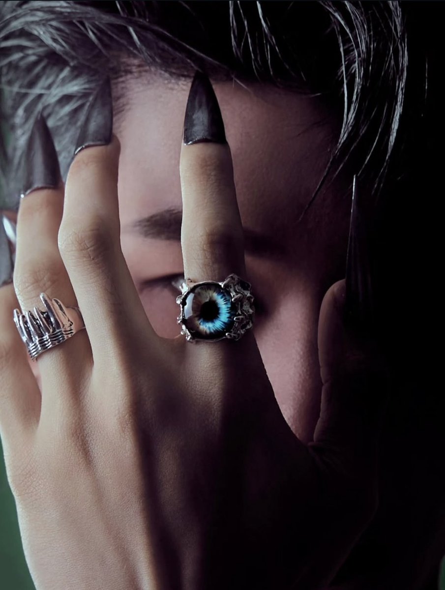 เรียกรถพยาบาลที!! ทางนี้จะวูบล่ะจ้าา 
เปิดสัปดาห์ต้อนรับฮาโลวีนไปกับ “ออฟโรด” พูดได้คำเดียวเลยว่า ฉ่ำ💥
มาพร้อมแคปชั่นสั้น ๆ ว่า
“คืนนี้ขอไปหลอกหน่อยนะ” หลอกแบบใดสู!! หลอกให้รักป่ะนะ😆 เจอขนาดนี้ก็ยอมให้หลอกไปเลย👻🎃 
#MellowPOP
#totogaback #OFFROAD
#halloween2025