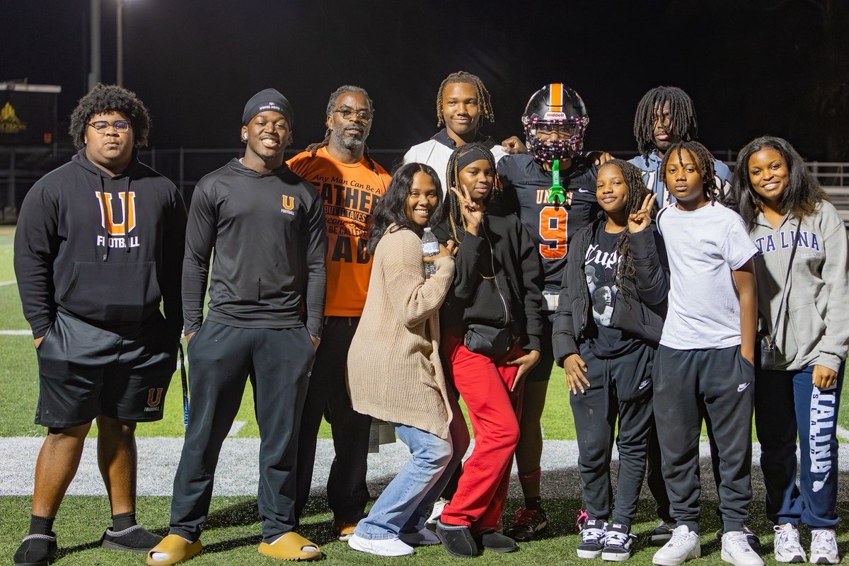 ITZ__DOM's tweet image. 7Recs, 80yrds, 2TD’s, Gamewinning TD, Glory to God🙏🏾