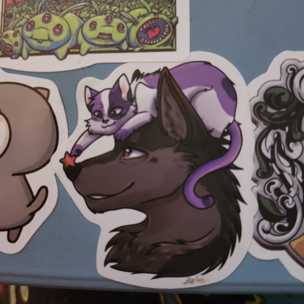 SonarStep's tweet photo. @XxGreycloudxX @LucyMau2 @_Aphmau_ @JasonBravura Omg I found this sticker in a sticker bin at a local store   finally found the origins and could not be happier omg https://t.co/Ps0gs61a7J