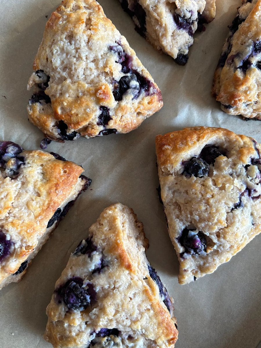 Do you call this pastry a scone (like throne), or scon (like gone)?

The debate rages on the latest episode of Superintelligent with me and <a href="/MikeElgan/">Mike Elgan</a> - plus some tech, Italian mobsters, and NBA players. It’s a good one!

superintelligentpodcast.com/p/this-is-not-…