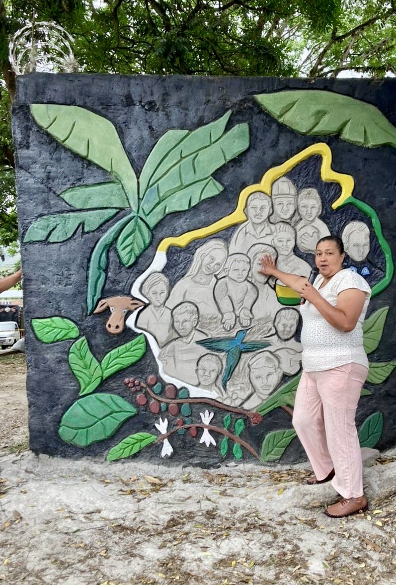 MisionONUCol's tweet photo. En Garzón, #Huila, asistimos a inauguración del primer mural para honrar a las víctimas de ejecuciones extrajudiciales presentadas como bajas en combate, un acto de memoria de @obsurdhuila con familiares, comparecientes ante #JEP, delegados @JEP_Colombia, artistas y comunidad. https://t.co/4IETt5MrVJ