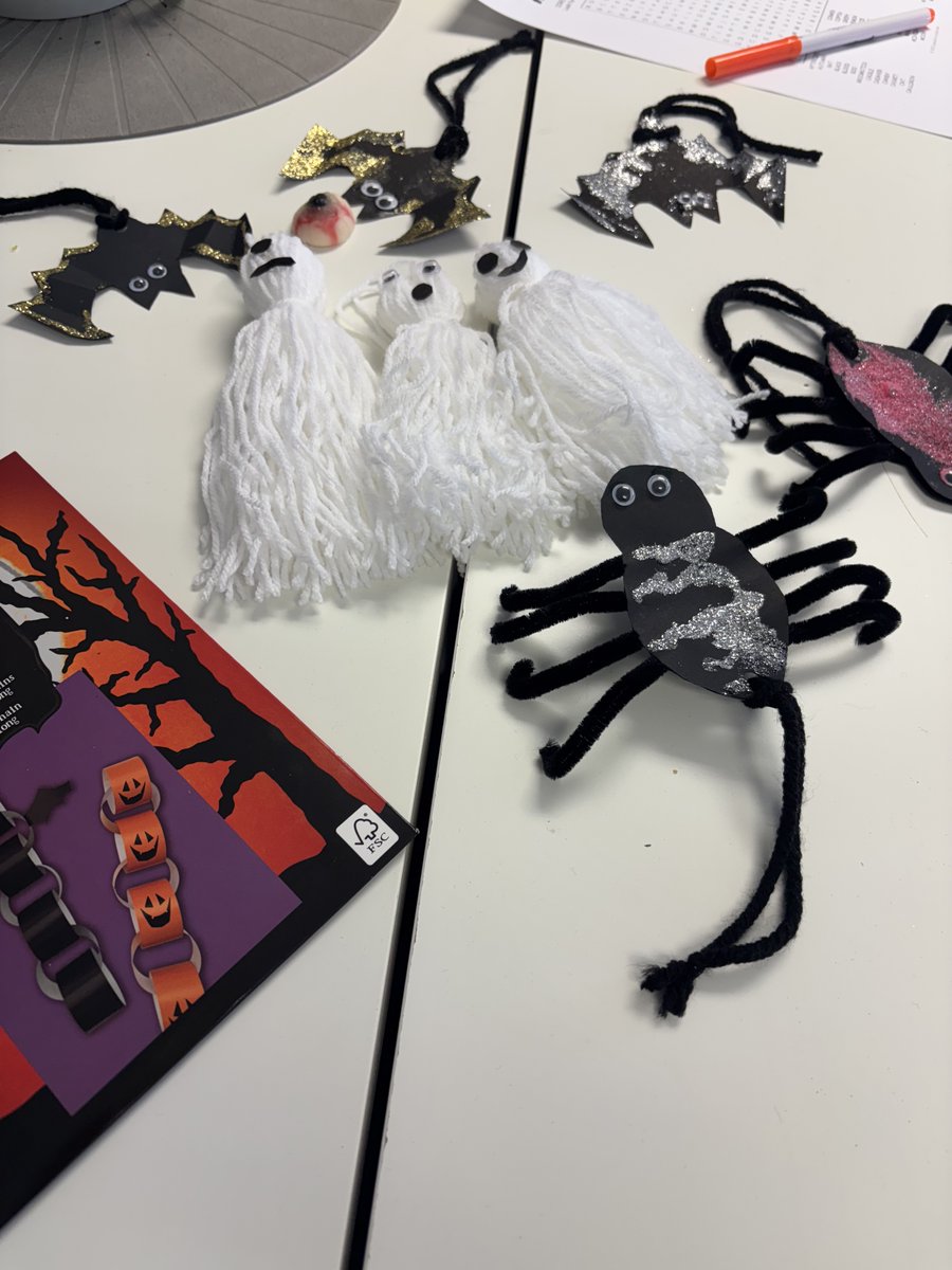 ProjectSaoirse's tweet image. Creepy Cambuslang this morning 👻🕷️