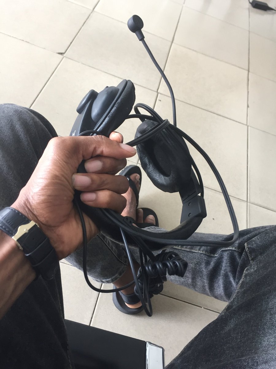 timblessing101's tweet image. 🎧 Crystal-clear sound, zero lag. Wired headset — just ₦3,500. Plug in. Zone out. 📷#AffordableAudio #TechDeal #NaijaPlug | Ivana | Senator Ned Nwoko | Nnamdi Kanu | Aliko Dangote |