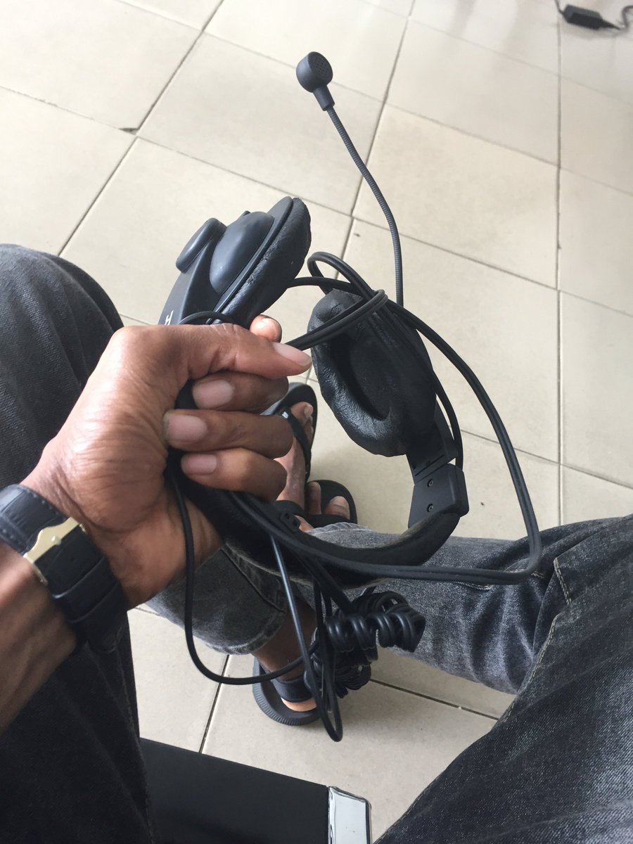 timblessing101's tweet image. 🎧 Crystal-clear sound, zero lag. Wired headset — just ₦3,500. Plug in. Zone out. 📷#AffordableAudio #TechDeal #NaijaPlug | Ivana | Senator Ned Nwoko | Nnamdi Kanu | Aliko Dangote |