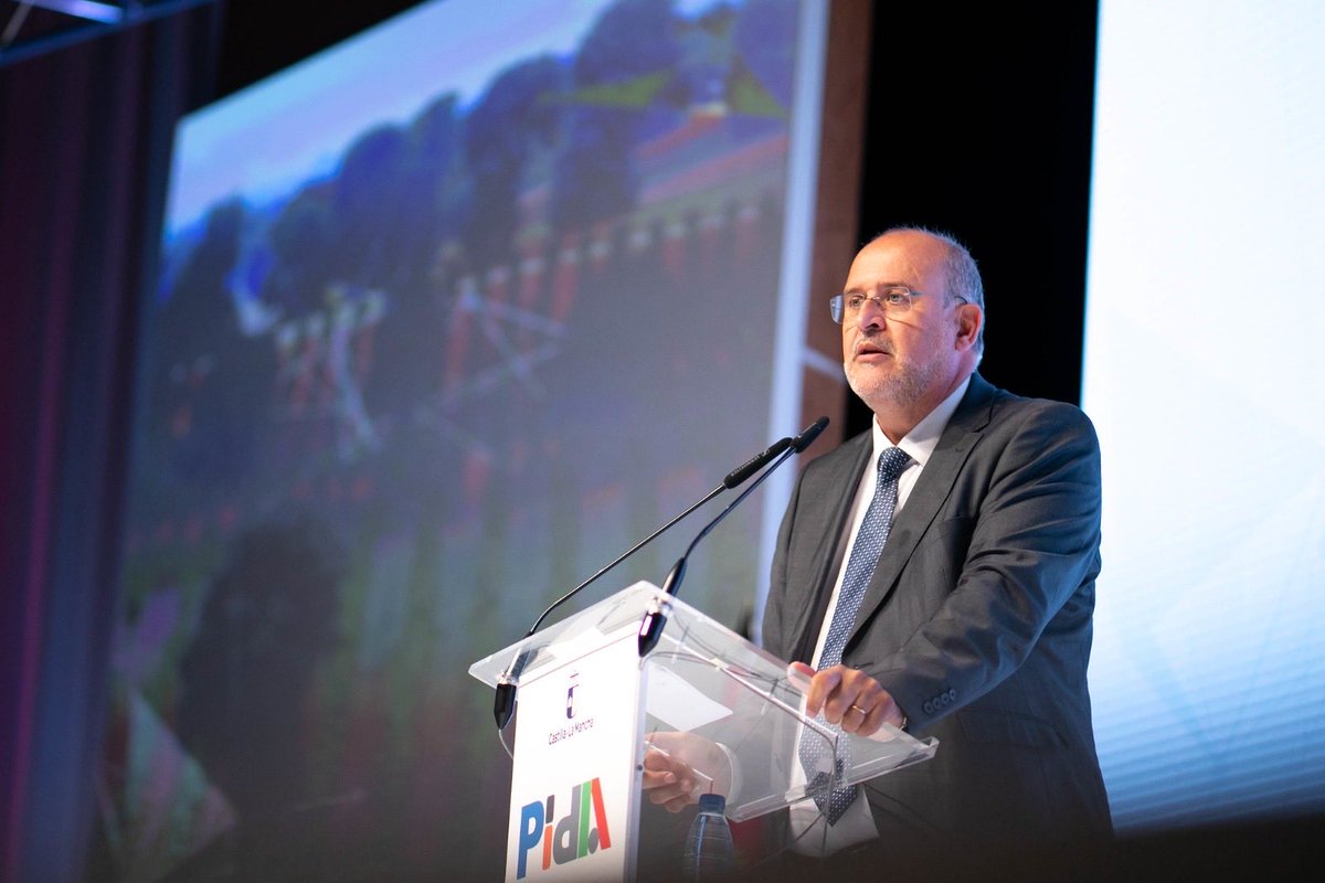 Guijarrojl's tweet image. Ganar en competitividad, mejorar la transparencia y frenar la especulación. 

La Plataforma Inteligente de Digitalización Agraria #PIDA abre nuevos horizontes para el futuro de nuestros agricultores y ganaderos.

Su desarrollo irá de la mano del sector.