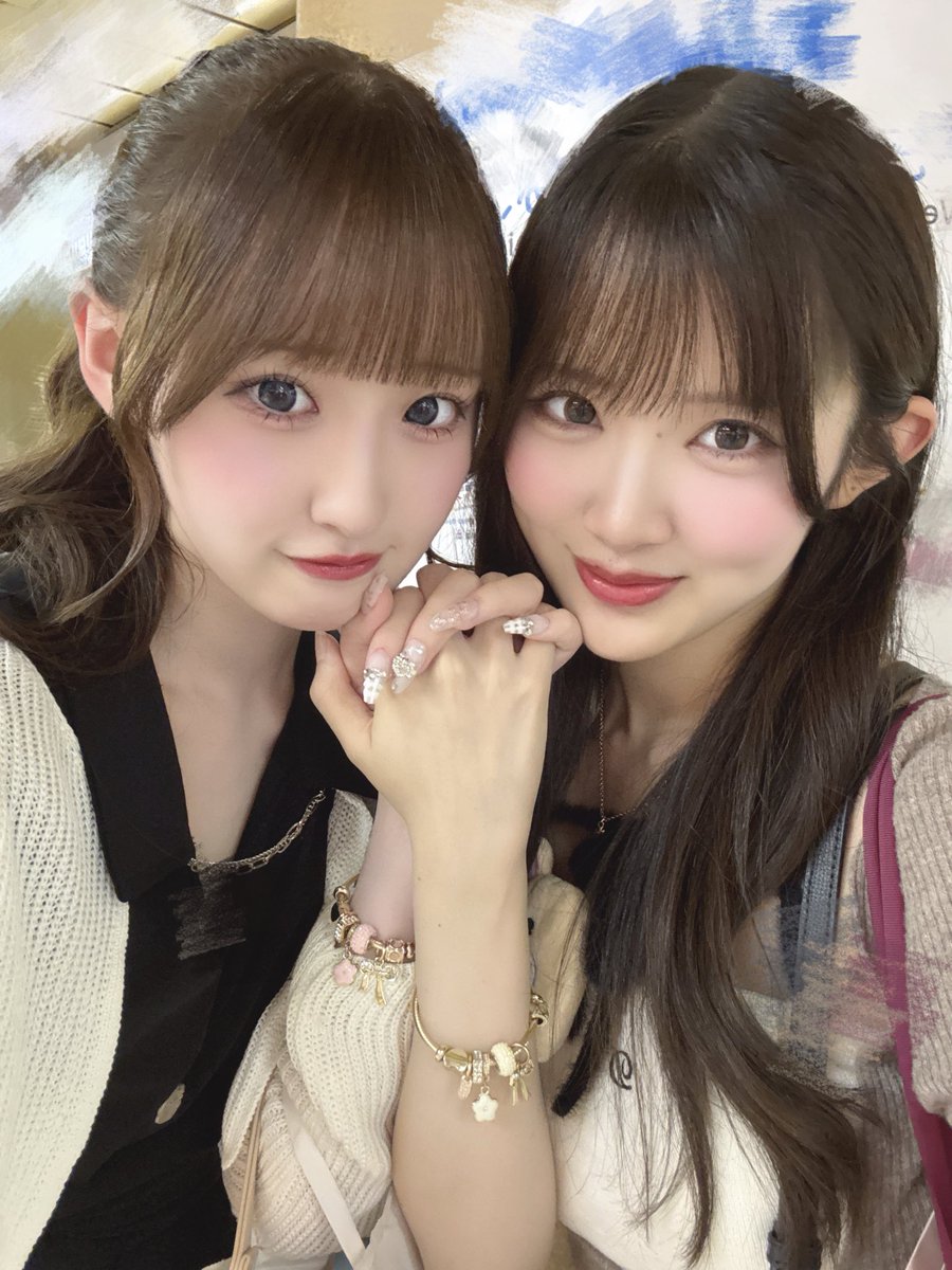 lvcharmnicoa's tweet photo. @lcarenren ぜったいね❤️🩷
てかこの日以来お揃いのブレスレットつけてるの見てないよ(˙ᴥ˙) https://t.co/1O9NcZaXRs